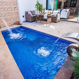Casa Evelyn Piscina Climatizada Holiday home